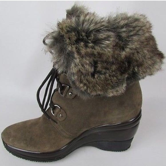 “Brass” waterproof wedge boots - Picture 2 of 7